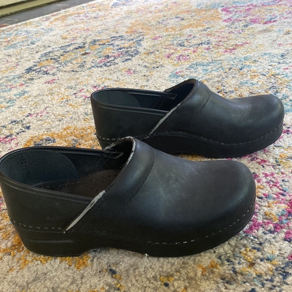 Dansko Professional Black Oiled Clog Women’s Size 38 or 7 - Picture 2 of 9